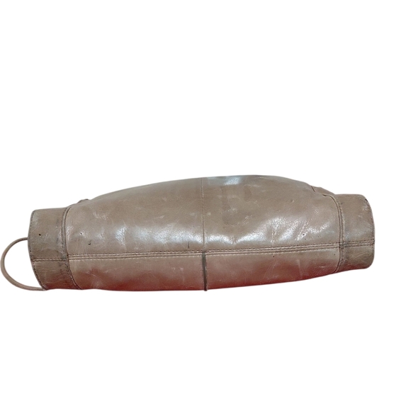 HOBO Tan Shoulder Bag - Picture 4 of 11